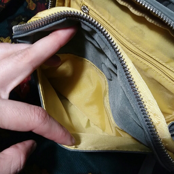 ¤ Baggallini ¤ - Picture 5 of 7